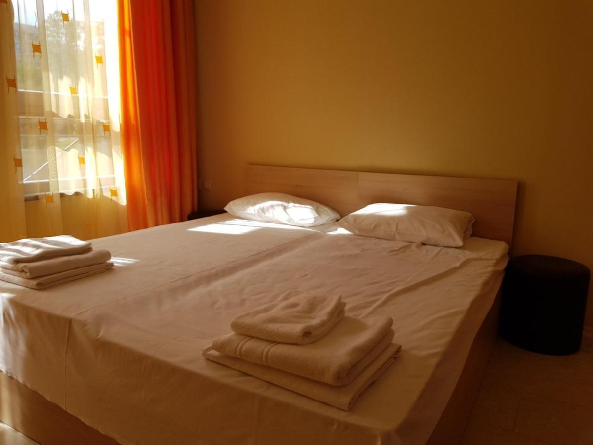 Golden Sands Rentals Apartments 외부 사진