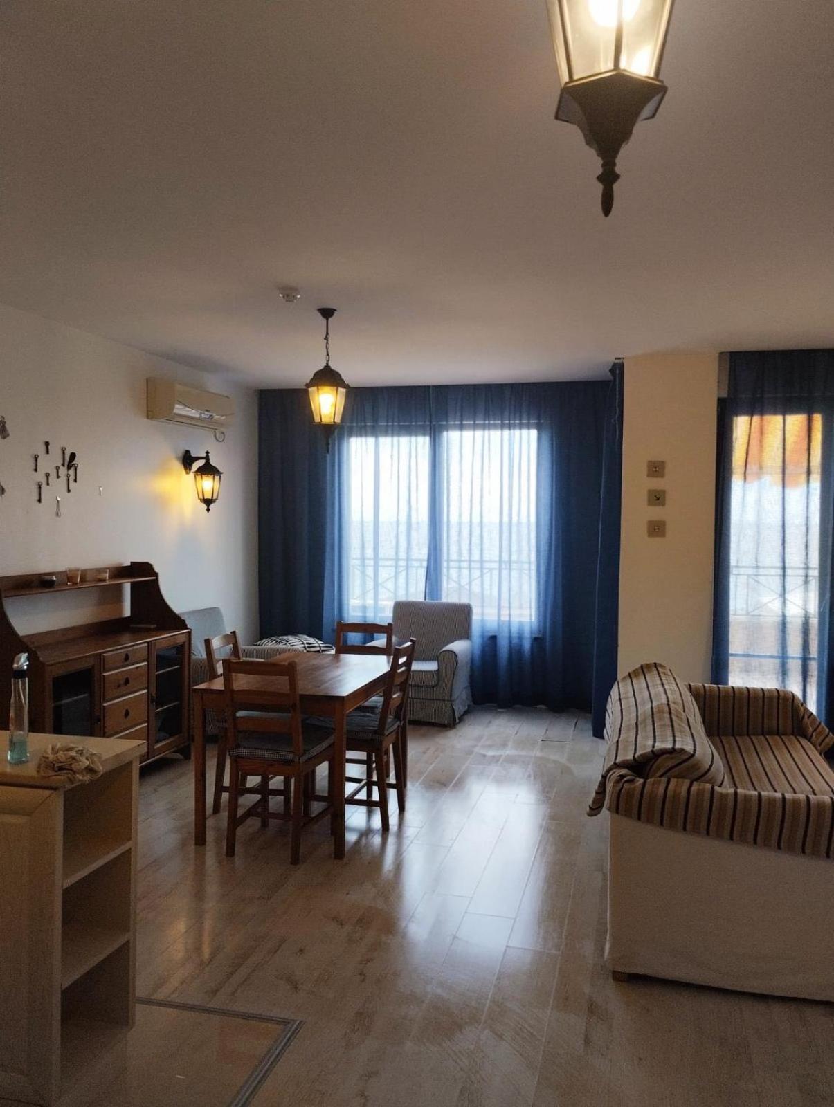 Golden Sands Rentals Apartments 외부 사진